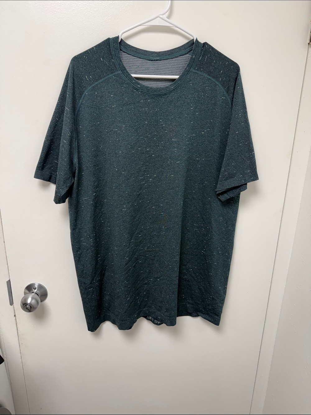 lululemon athletica Men's Heathered Deep Green Short-Sleeve Crew Tee